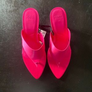 ZARA SATIN EFFECT HIGH HEEL SANDALS
PINK - REF 3314/010